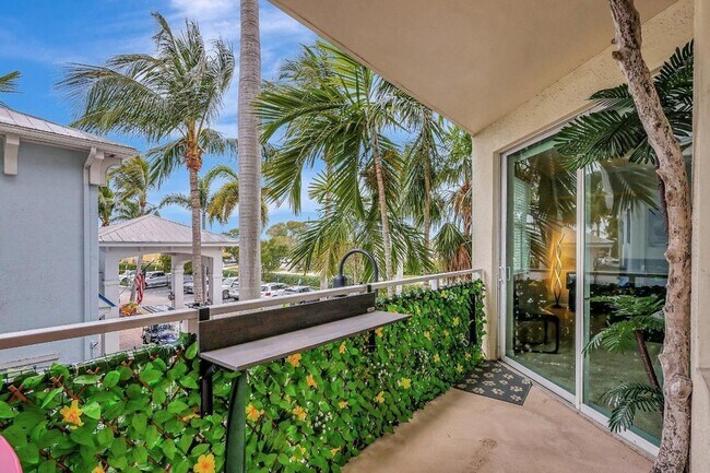 Building Photo - 975 NW Flagler Ave