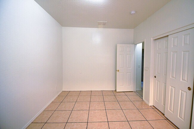 Building Photo - 9201 W Elwood St