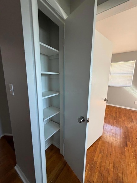 Building Photo - 1975 Dunbar Dr