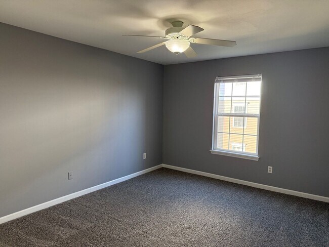 Building Photo - 9200 Spring Creek Ln