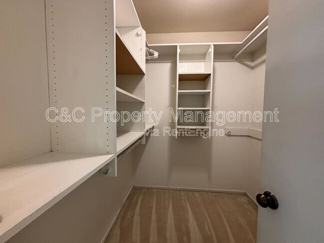 Building Photo - 2890 E Huntington Blvd