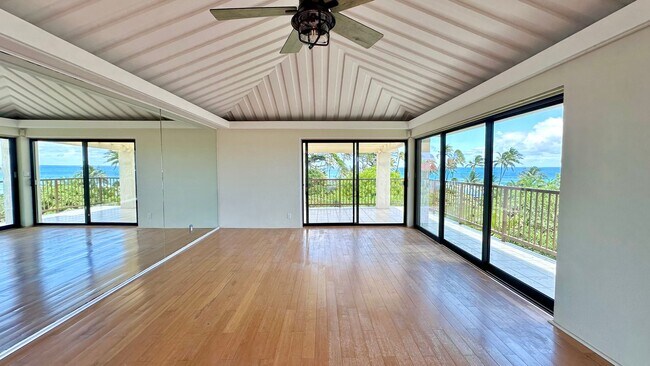 Building Photo - 3643 Diamond Head Rd