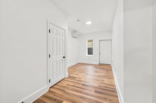 Building Photo - 2BR/3BA House | Kensington