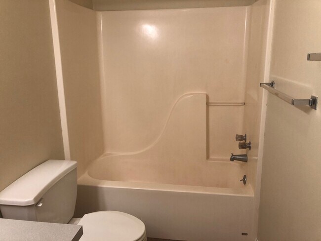 Building Photo - 107 Muscarello Rd