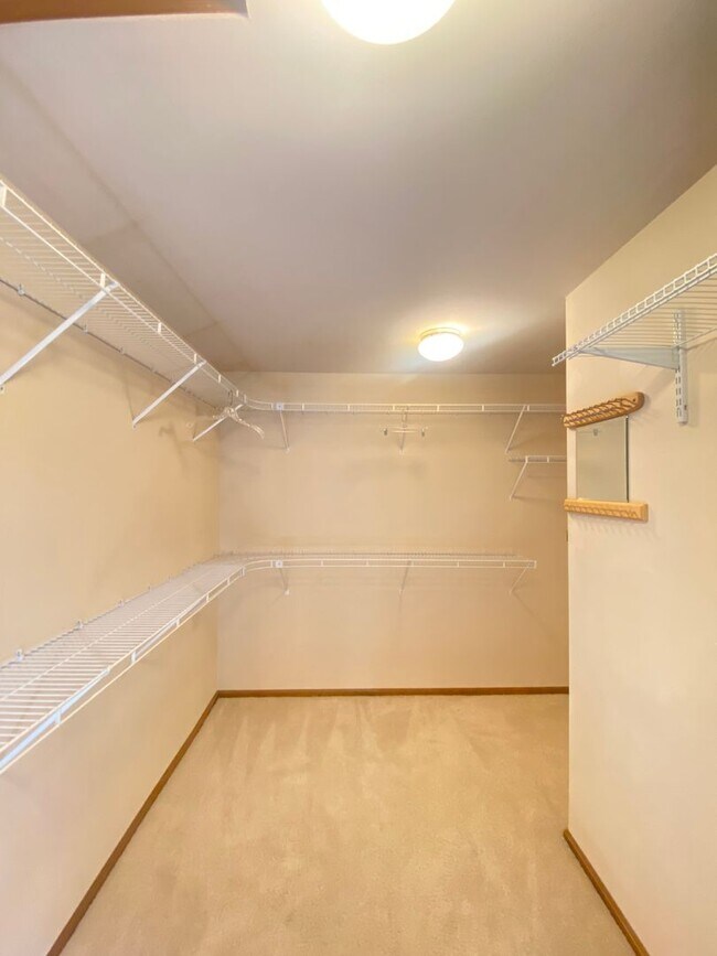 Building Photo - 18139 NE 99th Way
