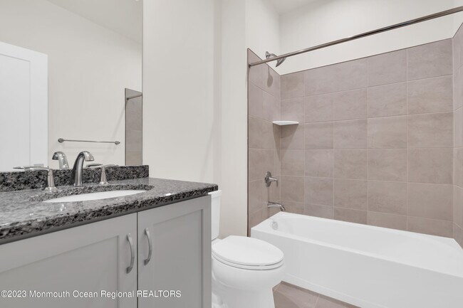 Building Photo - 5 Blaisdell Ct