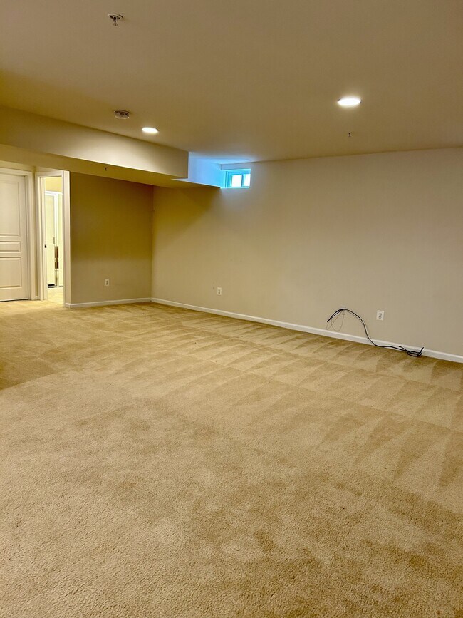 Building Photo - 43973 Swift Fox Dr