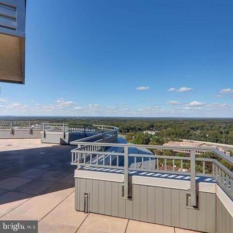 Building Photo - 8220 Crestwood Heights Dr