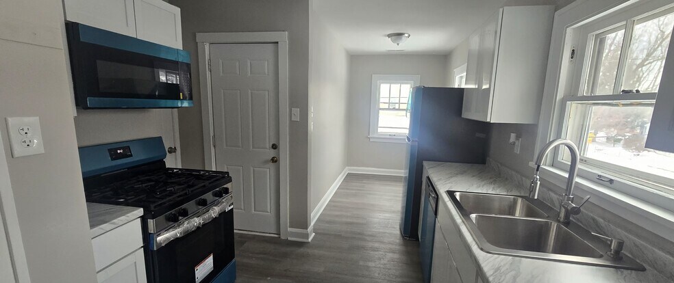 Building Photo - 4235 Overland Pky