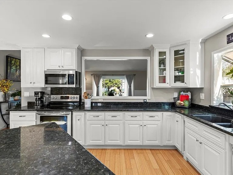 Building Photo - 7330 Wren Ave