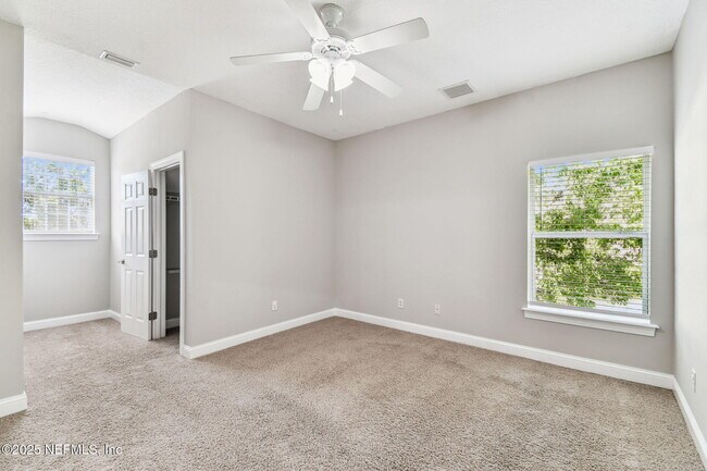 Building Photo - 263 Stonewell Dr