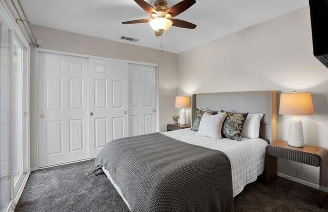 Building Photo - 6068 Paseo Salinero