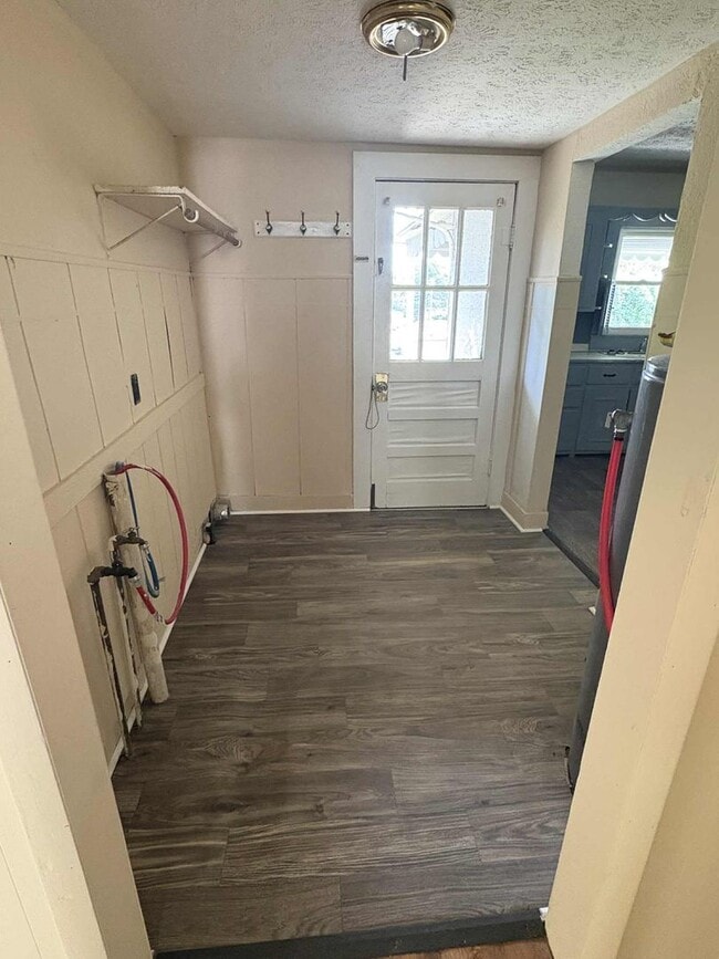 Building Photo - Spacious Home for Rent!