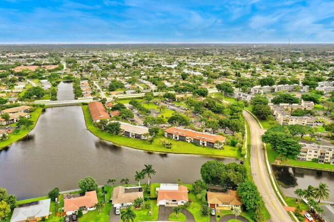 Building Photo - 9603 NW 67th Ct