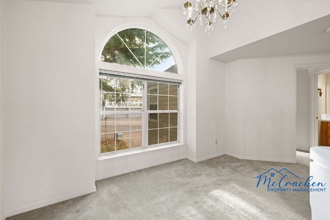 Building Photo - 486 Lori Ln