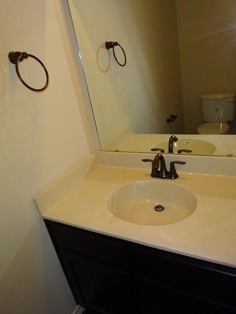 Building Photo - 160 Creekside Villa Dr