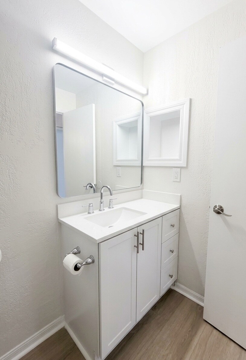 Building Photo - 6064 Westgate Dr