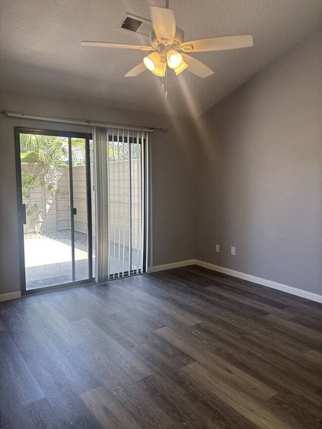 Building Photo - 2213 Camborne Dr