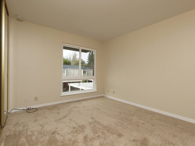 Building Photo - Wonderful 3 Bedroom, 2.5 bath, Updated Townhouse, in Danville!
