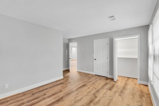Building Photo - 2135 Acklen Ave