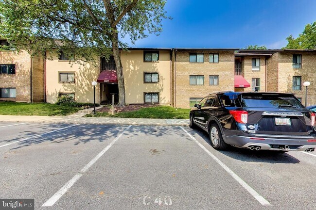 Building Photo - 6027 Majors Ln