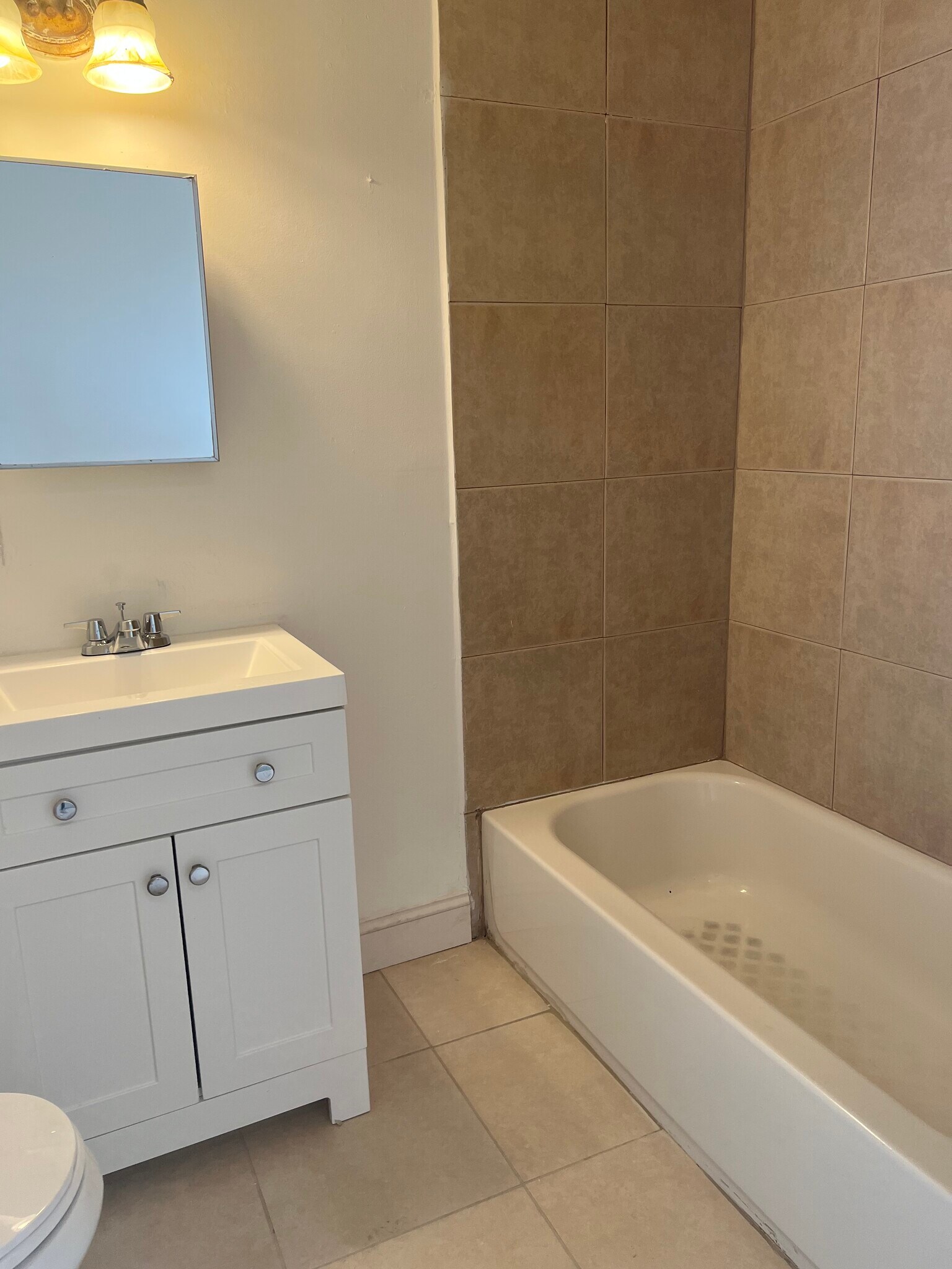 Building Photo - 1134 NW 5th St