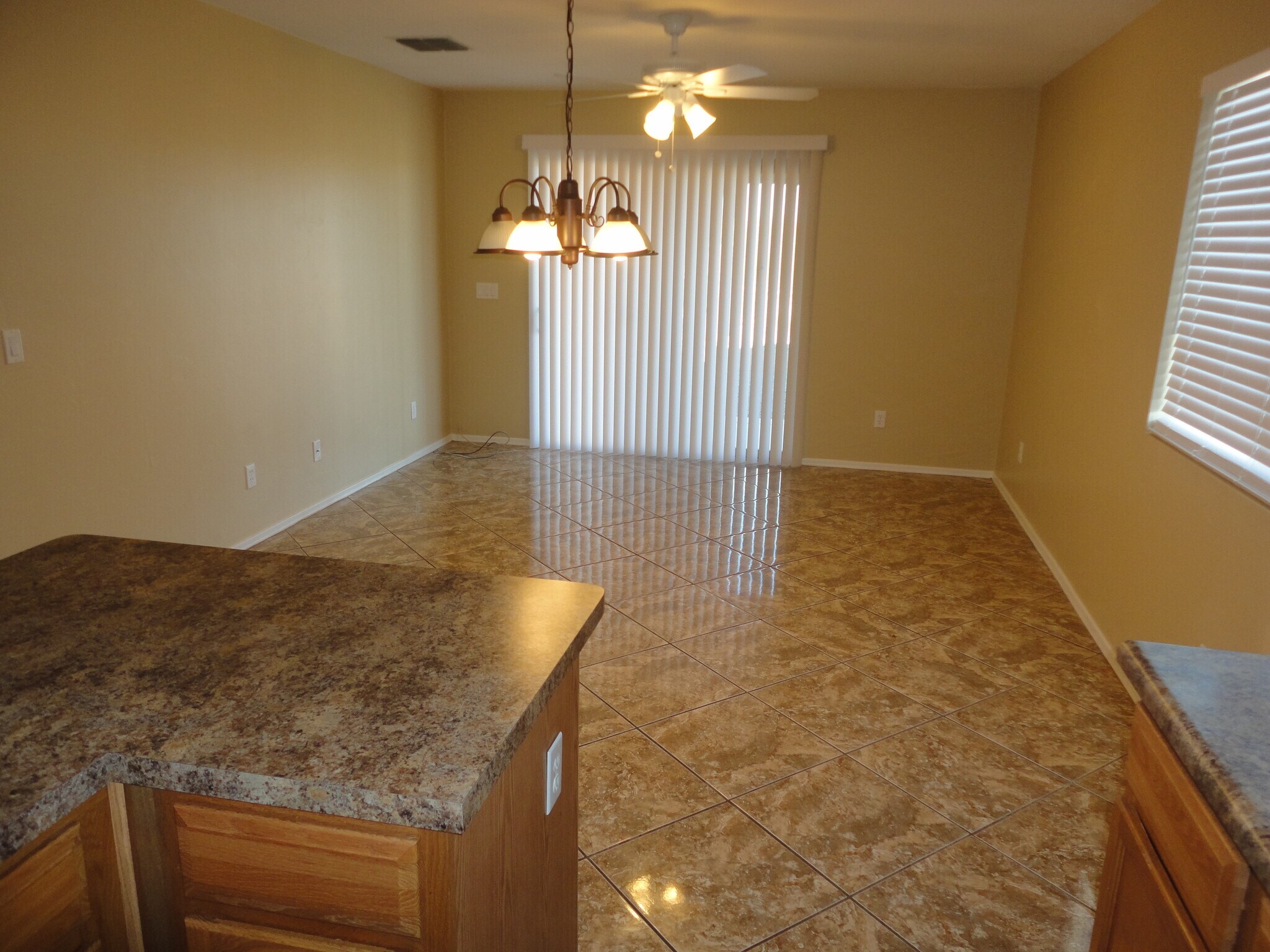 Building Photo - 684 W Echo Mesa Dr