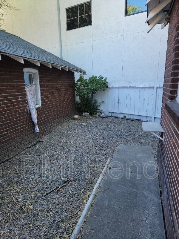 Building Photo - 315 Ryland St