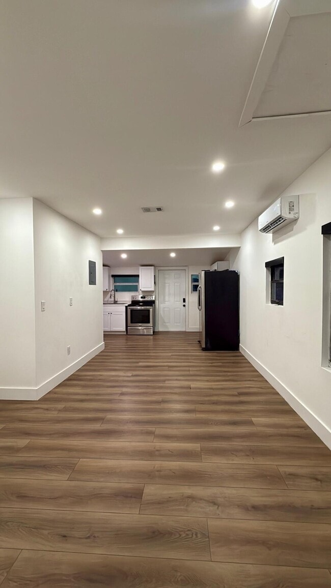 Building Photo - 712 Nottingham Blvd