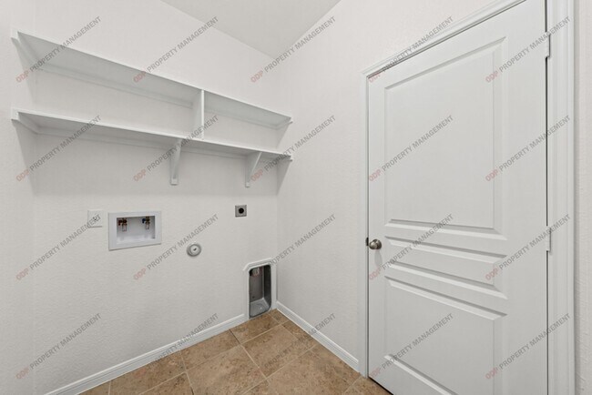 Building Photo - 418 Cross Dr.