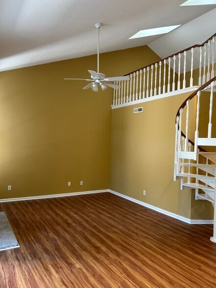 Building Photo - 5211 Birch Cir