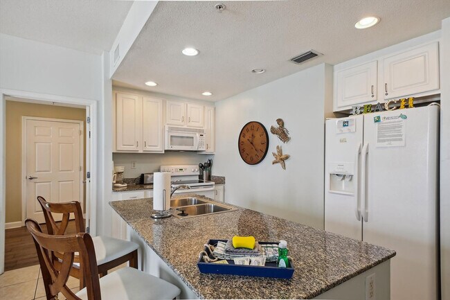 Building Photo - 12011 Front Beach Rd