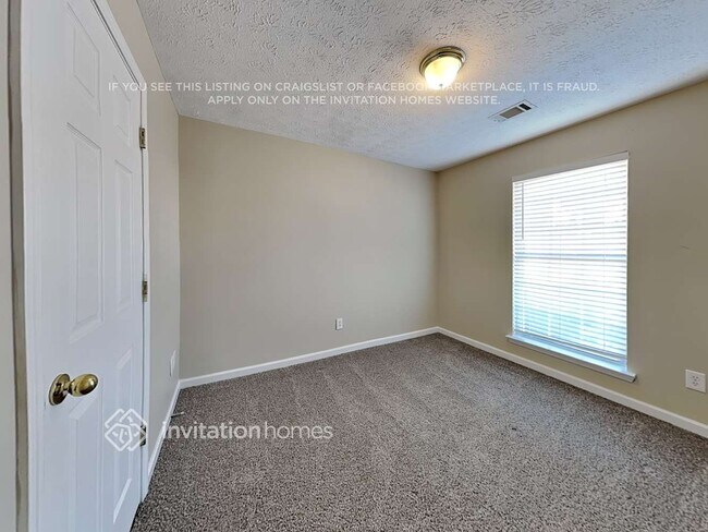 Building Photo - 4042 Parks Rd