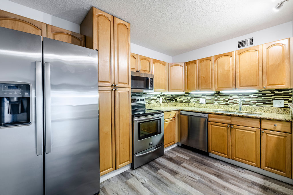 Building Photo - 715 20th St