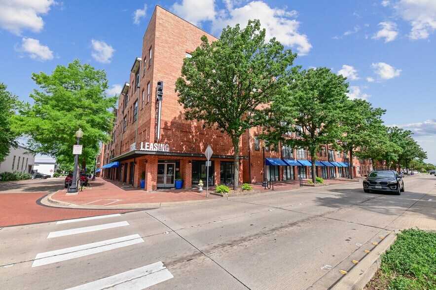 Primary Photo - Link at Plano