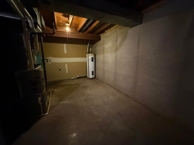 Building Photo - 1307 W Lexington Cir