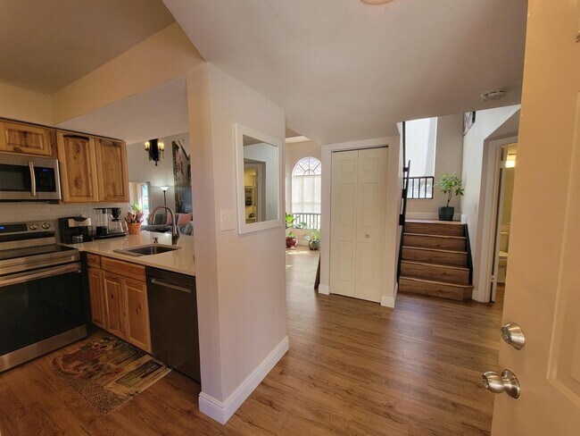 Building Photo - 13206 Glenmoor Dr