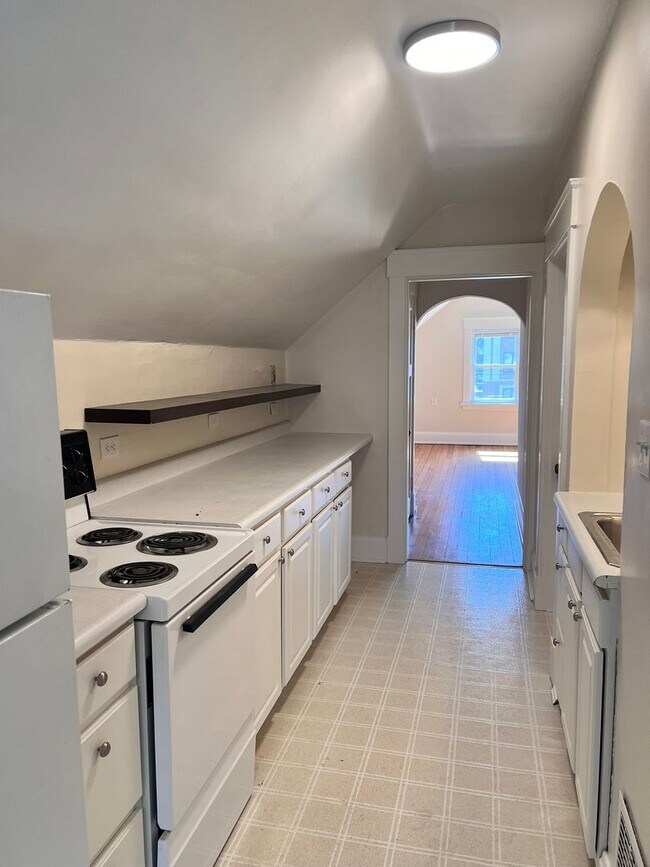 Building Photo - 3406 Erie Ave