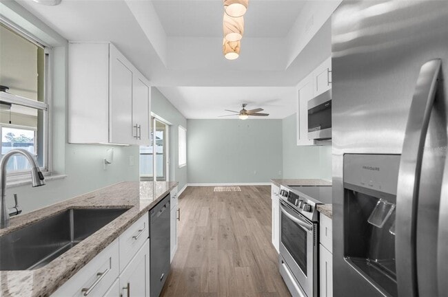 Building Photo - 913 64th St W