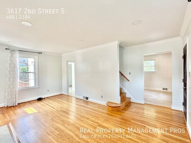 Building Photo - 3617 2nd St S