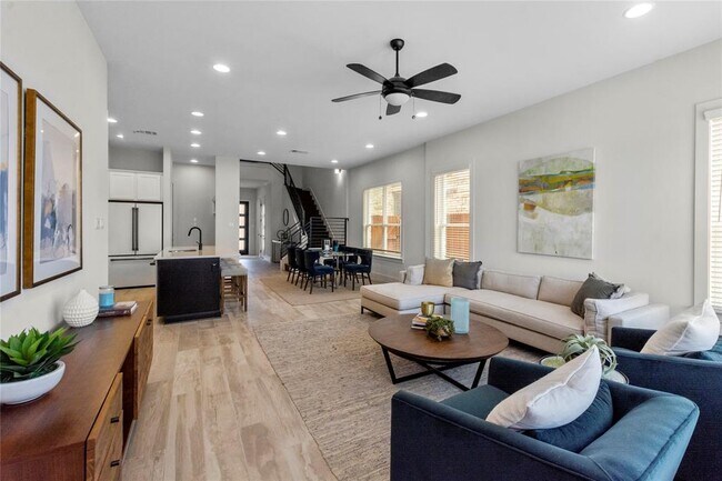 Building Photo - 1273 Summerbrooke Cir