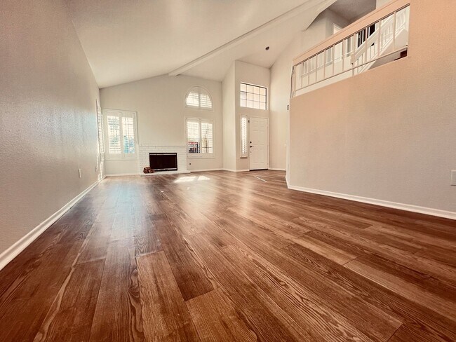 Building Photo - Oceanside Rancho Del Oro 4 Bedroom 3 Bath Home