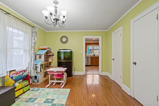 Building Photo - 14-28-28 156th St