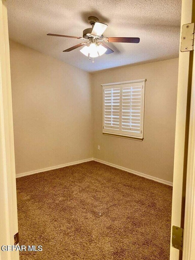 Building Photo - 7334 Prickley Pear Dr