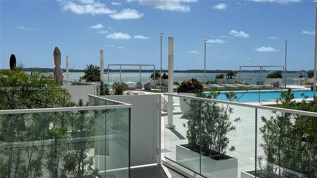 Building Photo - 770 Claughton Island Dr