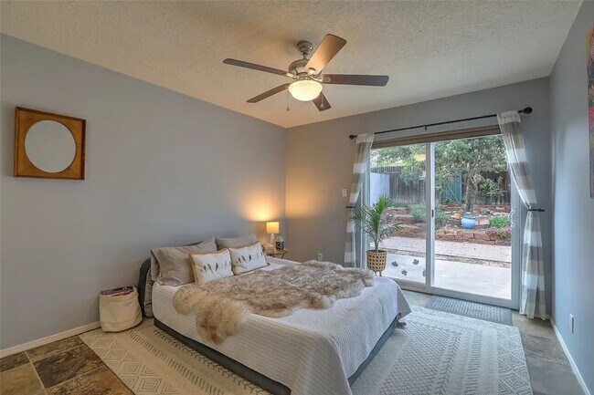 Building Photo - Midtown Santa Fe 3 Bed, 2 Bath, 2 Car Garage and EV Charger