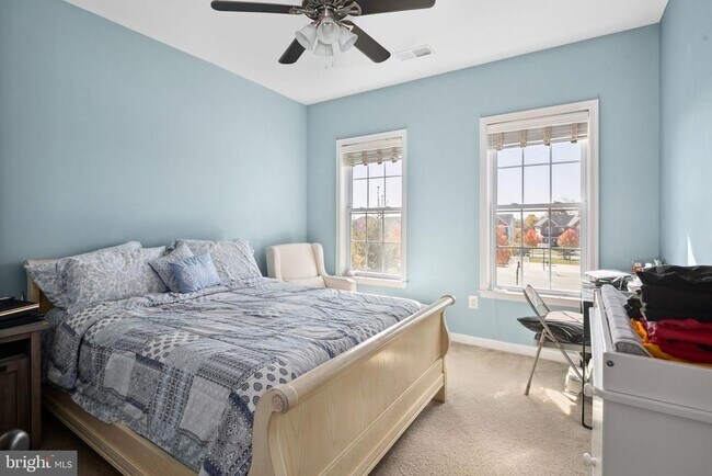 Building Photo - 42888 Southview Manor Dr