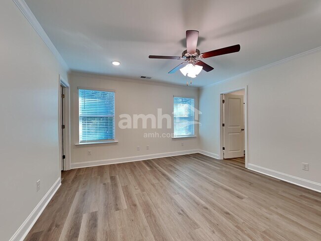 Building Photo - 1954 Weeping Cypress Dr