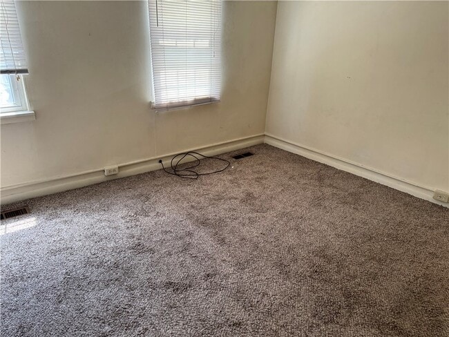 Building Photo - 126 S 11th St