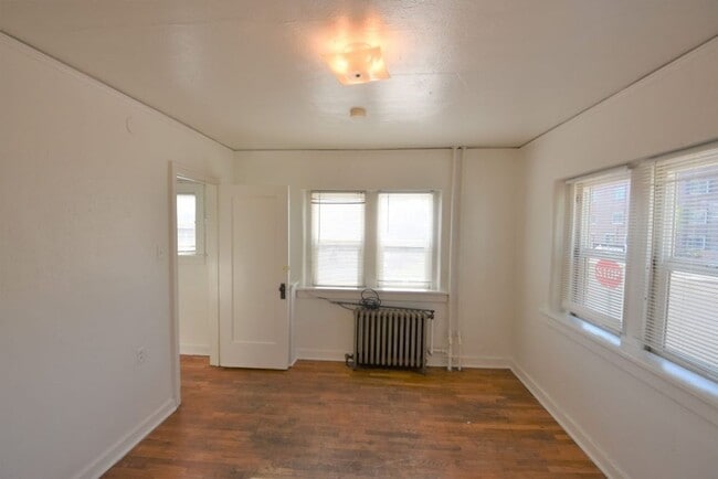 Building Photo - Summer 2026 Prelease! 1 Bedroom Apartment on the Hill